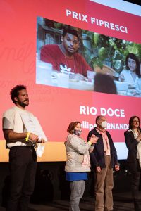 L'équipe du film Rio Doce remportant un prix @Julie Imbert